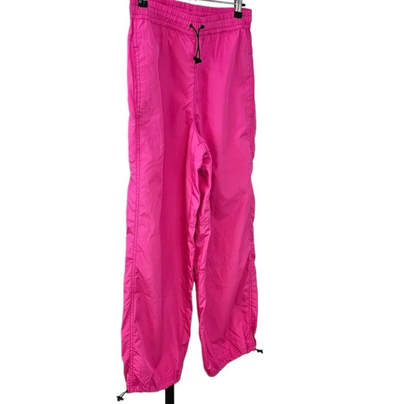 Aritzia TNA Parachute Cargo Wind Pants  Size XS Hot Pink Toggle Waist Joggers - Picture 3 of 13